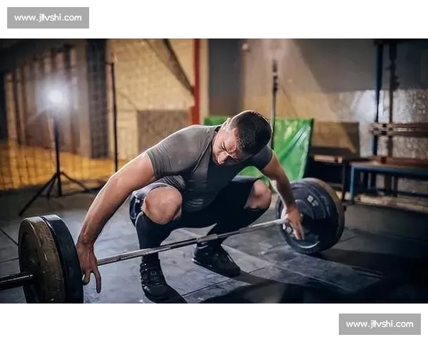 科学训练与营养指南：如何有效促进肌肉增长并避免常见误区